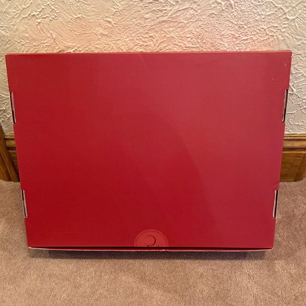 Miss Circle Red Box - Picture 2 of 8